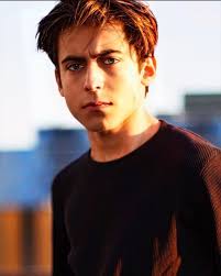 Si el vato no luce así,pa que...