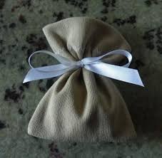 Tutte le creazioni di questo blog sono frutto della mia creativita e del mio ingegno. Tutorial Sacchetti Portaconfetti 2 Paperblog Tutorial Bomboniere Idee Per Confezioni