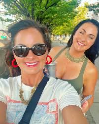 The North Carolina Girls showed up for the North Carolina boy🎤🎸We had the  best time sweating our asses off at Luke Combs last night!! @skbeck0444