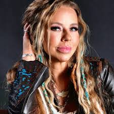 Lola Schumann's Instagram, Twitter & Facebook