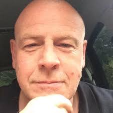 robin dix (@thevirginhasher)