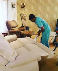 تنظيف الكنب بالبخار بجدة 0554973657 عالم التنظيف بجدة