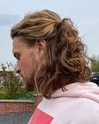 Björn ist ein frauenschwarm im westerwald betreibt der attraktive björn, 32, mit seinen eltern beate, 62, und werner, 67, einen. Bauer Sucht Frau Bjorn Sorgt Schon Jetzt Fur Hottie Alarm Promiflash De