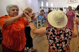 Femeile pot ieși anticipat la pensie cu maximum cinci ani mai devreme față de vârsta standard de pensionare, dacă au un stagiu de cotizare cu opt ani mai mare decât cel cerut prin lege ca stagiu complet. Pensionare AnticipatÄƒ Ce CondiÈ›ii Trebuie SÄƒ IndeplineascÄƒ Femeile Dcbusiness Ro