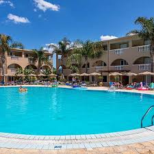 Z domu można wyjść tylko w ściśle określonych sytuacjach. Zante Village W Alykanas Zakynthos Grecja Wczasy Z R Pl