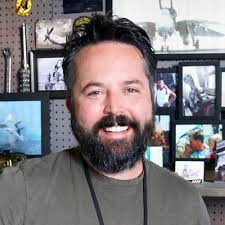 Jason Perrine's Instagram, Twitter & Facebook