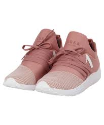 Vi tager inspiration i vores skandinaviske rødder når vi designer vores produkter og bruger samtidig materialer og teknikker fra sportssko så du oplever sneakers du kan have på alle dage, hele dagen. Arkk Copenhagen Damen Sneaker Raven Mesh S E15 Kaufen Engelhorn