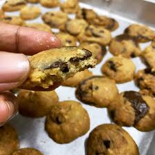 Resepi biskut famous amos ni memang sangat wangi bila dibakar.bau coklat chip, aroma coklat memang buat dari jauh dah nak cuba biskut ni. Resipi Biskut Ovaltine Ala Famous Amos Air Tangan Azlina Ina Memang Rangup Padu Pa Ma