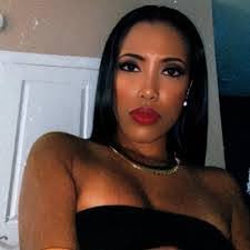 Rania Williams's Instagram, Twitter & Facebook