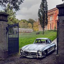 It S Almost Impossible To Deny How Beautiful The Lines Of The 300sl Gullwing Are Great Shot By Hkengineering Via Merc Benz Mercedes Mercedes Benz Classic