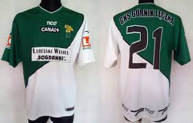 Jest i 5 odcinek koszulek :) teraz 2 tygodniowa przerwa a potem 3 odcinki z przesyłkami od młodych piłkarzy :). Gornik Leczna 2003 04 Tico Koszulka Meczowa 21 7525611659 Oficjalne Archiwum Allegro