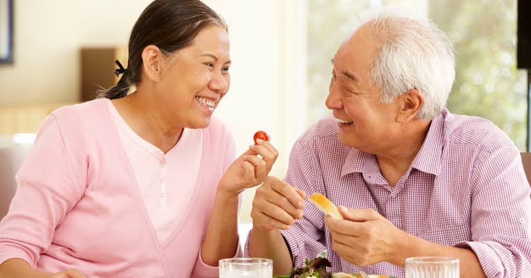 6 loại thực phẩm giúp người cao tuổi khỏe mạnh