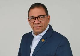 Directiva del CUPES no se duerme y contrata a Emmanuel Willis como nuevo  refuerzo