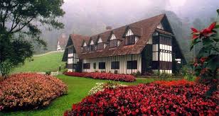 Faktor utama yang menarik pelancong ke sini adalah kerana lautnya yang membiru. 18 Tempat Honeymoon Di Malaysia Yang Romantis