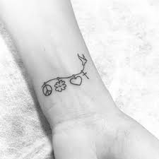 Tatuagem Paz Amor E Fe Pesquisa Google Com Imagens Tatuagem Tatuagem De Bebe Minitatuagens