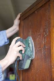 Relooking reussi pour une vieille armoire vieilles armoires. Relooking Meuble Repeindre Et Patiner Une Vieille Armoire Cote Maison