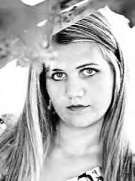 Amy Parton's Instagram, Twitter & Facebook