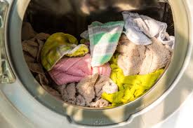 What to wash in warm or hot water. Do You Wash Colored Clothes In Hot Or Cold Water