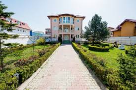 Toate categoriile agentii personal ingrijire batrani camine de stat camine particulare fundatii umanitare. Caminul Cochet