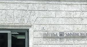 Piazza dei martiri 8, bologna (bo) cap: Rieti Filiale Della Banca Intesa Sanpaolo Via Dal Centro Storico Era La Ex Sede Della Cariri