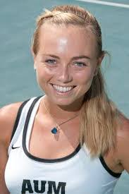 Jade Curtis's Instagram, Twitter & Facebook