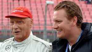 Simone hanselmann wurde durch gute zeiten schlechte zeiten berühmt. Crash Mit Motorrad Niki Lauda Uber Horror Unfall Von Sohn Lukas Krone At