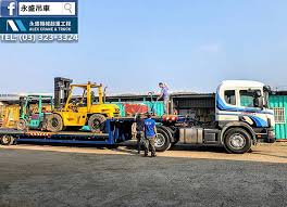 ダンプカー （dump+car）：泥頭車（英文是dump truck） デッドボール （dead+ball）：（棒球的）觸身球、死球（英文是hit by pitch）（在日语中是，死球） チアガール （cheer+girl）：啦啦隊隊長; å„å¼å·¥ç¨‹è»Šçš„è‹±æ–‡åç¨±what Are The Names Of These Construction Vehicles æ¡ƒåœ'åŠè»Š æ°¸ç››èµ·é‡alex Crane Truck ç—žå®¢é‚¦