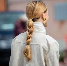 Es el momento de unirte a la revolución del cabello y cambiar tu peinado de siempre por las últimas tendencias. 5 Peinados Para Los Dias Que No Te Toca Lavarte El Pelo