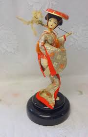 Geisha doll, bride doll, samurai warrior doll, maiko doll. Genuine Vintage Japanese Handmade Geisha Silk Kimono Doll Music Box Ebay In 2021 Vintage Japanese Japanese Dolls Antique Music Box