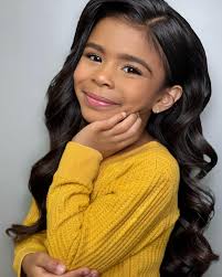 👑This little beauty queen needed new photos. 🥰 . HAMU: Studio Chooielle .  . #pageanthamu #pageanthair #beautyqueen #princess #littlepageantqueen  #pageanthamuartist #studiochooielle