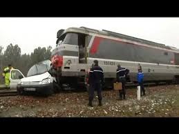 ] disparu (voir graphique 7b). Accident Au Passage A Niveau De Bussac Foret A La Suite D Une Collision Entre Train Et Voiture Youtube