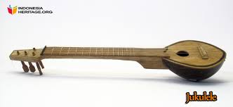 Maka dari itu alat musik ini tidak lagi dimainkan di maluku. Alat Musik Tradisional Sulawesi Tenggara Gps Wisata Indonesia