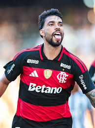 Comentaristas criticam intervenção do VAR em gol de Paquetá contra Botafogo
