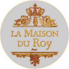 La Maison Du Roy La Boutique Preferee De Marie Antoinette In 2020 Decorative Plates Discovery
