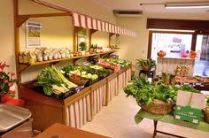 Una casa abbellita col fai da te é una casa originale, che mostra la sua personalità. 8 Idee Su Arredamento Negozio Frutta E Verdura Arredamento Arredamento Fai Da Te Verdura