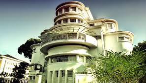 Ada banyak sekali villa yang ditawarkan di kota bandung, mulai dari yang biasa saja hingga yang berkelas. Villa Isola Info Denah Sejarah Misteri Fungsi Tiket Masuk