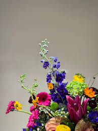 From simple flowers… to elegant arrangements. #flowers #bloomera #amman #ورد #بلوميرا