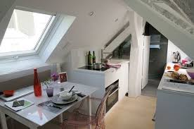 Piece Basse De Plafond Amenagement Peinture Decoration Eclairage Chambre De Bonne Idee Combles Amenagement Chambre