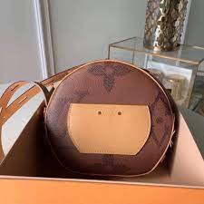 Louis vuitton multi pochette accessoires monogram rose clair. Louis Vuitton Round Bag Women S Fashion Bags Wallets Purses Pouches On Carousell
