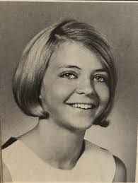 Carolyn Guise's Instagram, Twitter & Facebook