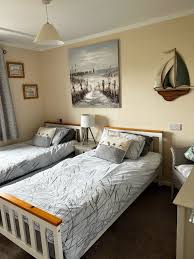 SUNNY DECK steps to beach