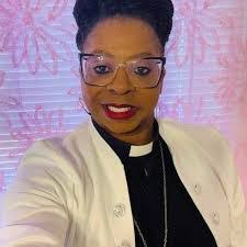 Darlene Ayscue's Instagram, Twitter & Facebook