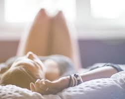 Heiße teen spielt auf sexspiele vor der webcam im schlafzimmer. Wie Erotische Fantasien Dein Sexleben Bereichern