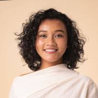 Sandy Nguyen's Instagram, Twitter & Facebook