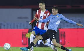 El árbitro eber aquino no cobró un penal a favor de la selección chilena a minutos de acabar el partido. Arbitros Nicolas Gallo Y Miguel Roldan Suspendidos Por Error Arbitral En El Partido Uruguay Paraguay
