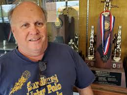 Baranek: With help from his wife, Mike White finds 'right time' to retire  from coaching at Sandburg