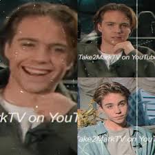 Jonathan Davis looks like metal Ted Cruz.