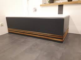 Ein Unschoner Kunststofftrager Mit Holz Verkleidet Badewanne Verkleidung Selber Bauen