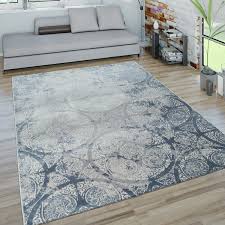 Passende accessoires waren dann natürlich die logische schlussfolgerung! Kurzflor Wohnzimmer Teppich 3d Optik Ornamente Geometrisches Design In Blau Grau