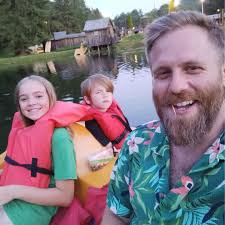 ⛳ This Father's Day (June 15th), let Dad show off his above-average putting  skills for FREE at Gary's! 💪 📍 Fun for the whole fam 🕶️ Bonus points if  Dad wears socks